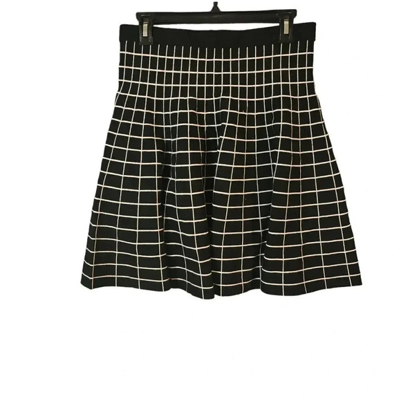 Chelsea & Theodore Ruffles Short Skirt Women's Black Size Large Elastic Waist - Picture 2 of 6